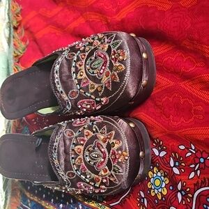 DOLLHOUSE Y2K CLOGGY EMBROIDERED BEADED CHUNKY WOODEN PLATFORM CLOGS